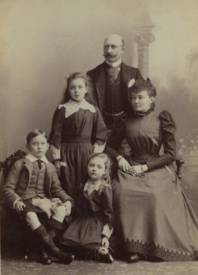 Prince Arthur Windsor with wife and children