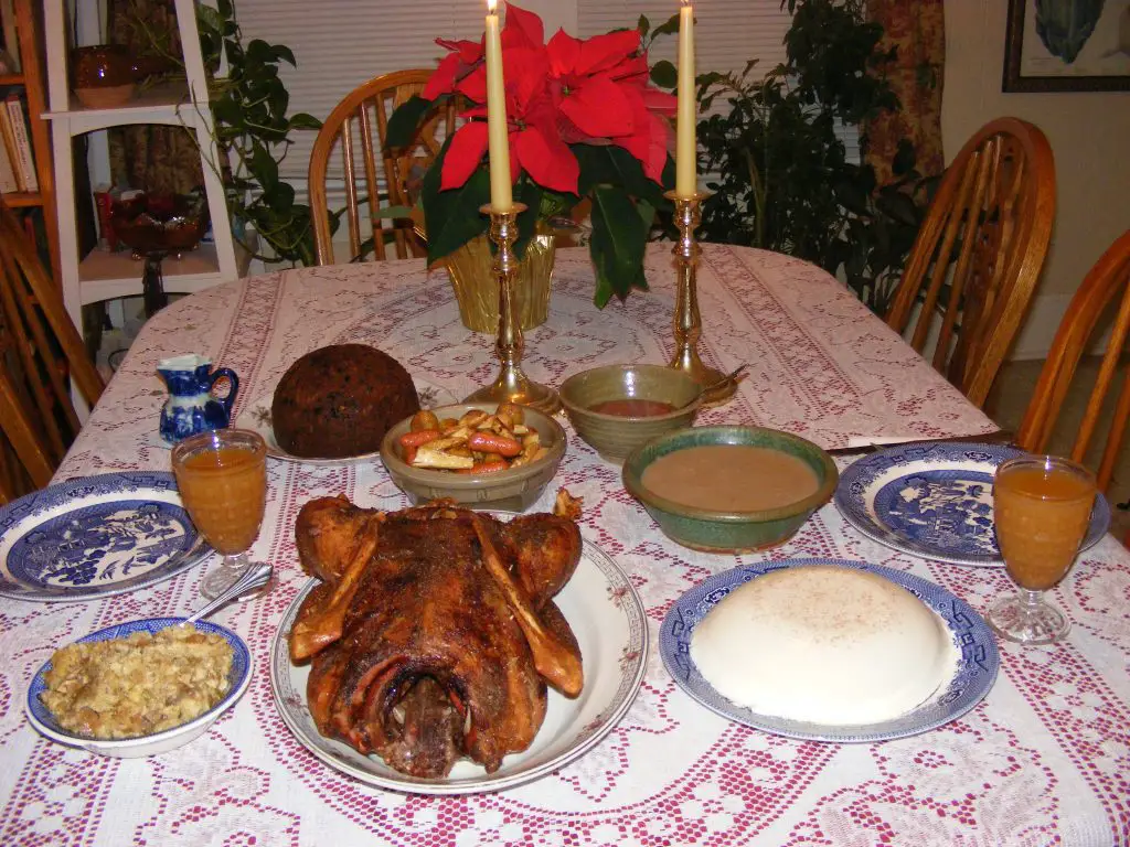 victorian-christmas-dinner.jpg