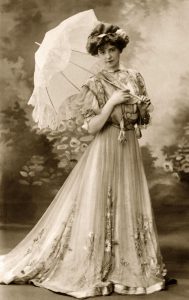 victorian-era-gown-parasol